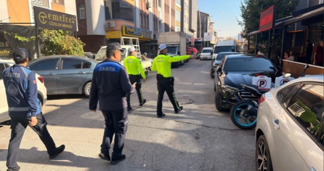 Ereğli Belediyesi kaldırım işgallerine göz açtırmıyor...