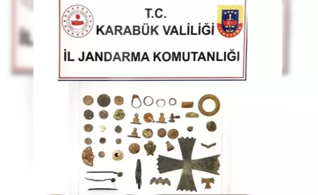 43 parça tarihi eser ele geçirildi; 2 gözaltı...