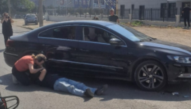 Motosiklet ile otomobil çarpıştı... 1 yaralı...