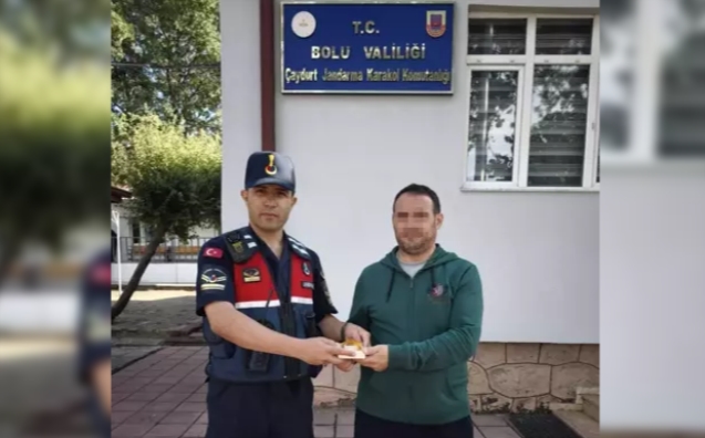Altın dolu çanta sahibine teslim edildi...