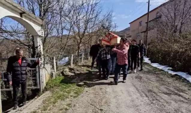 Kadın cinayeti… Ayrı köylerde defnedildiler…