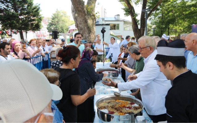 Kdz. Ereğli Belediyesi Aşure Dağıttı