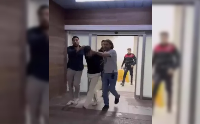 Arkadaşını bıçakladı... Durumu ağır...
