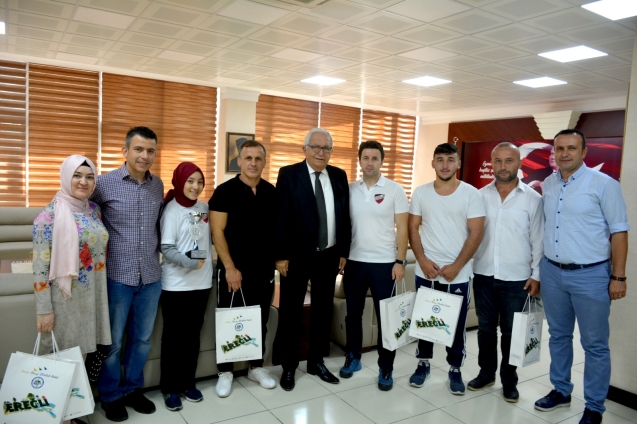 “BAŞARI HİKAYELERİNİ DUYUNCA ÇOK MUTLU OLUYORUM”...
