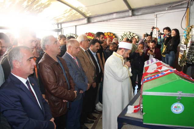 ZAFER HOCA, GÖZYAŞLARI İLE UĞURLANDI...