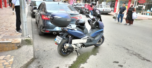 Otomobil ile motosiklet çarpıştı...1 Yaralı...