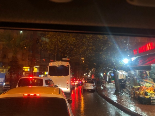 Zam haberini alan sürücüler istasyonlara akın etti...