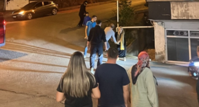 Baba oğul kavga etti... O anlar kameralara yansıdı...