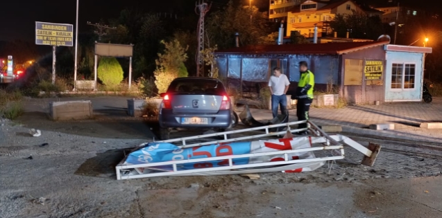 Reklam panosuna çarparak durabildi...