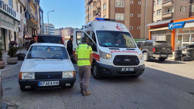 Kamyonetin kapısına çarpıp yaralandı...