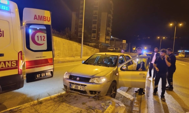 Alkolü aldı... Refüje çarptı...
