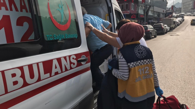 Bankada sıra beklerken fenalaştı