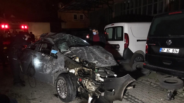 Feci kaza: 16 metreden uçtular