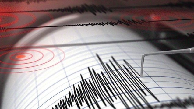 İSTANBUL'DA DEPREM...