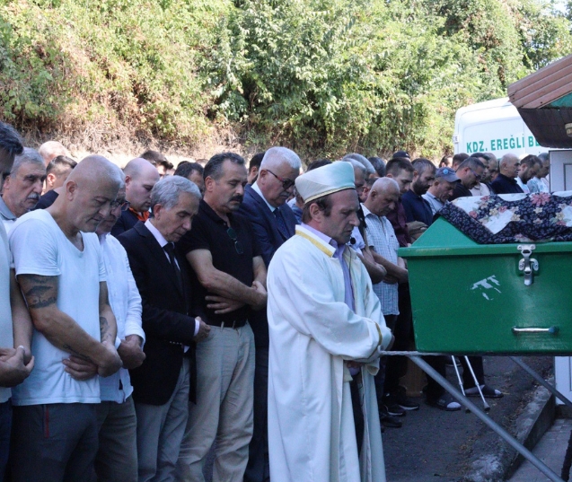 Şalvarcıoğlu, memleketinde toprağa verildi.