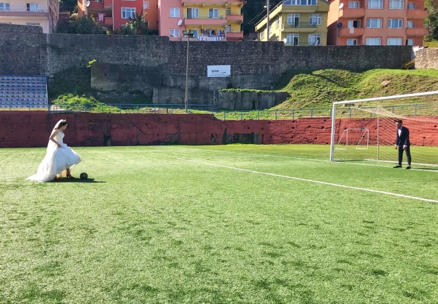 NİKAH MASASINDAN, YEŞİL SAHALARA...