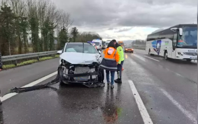Otomobilin cipe çarptığı kazada 2 sürücü yaralandı...