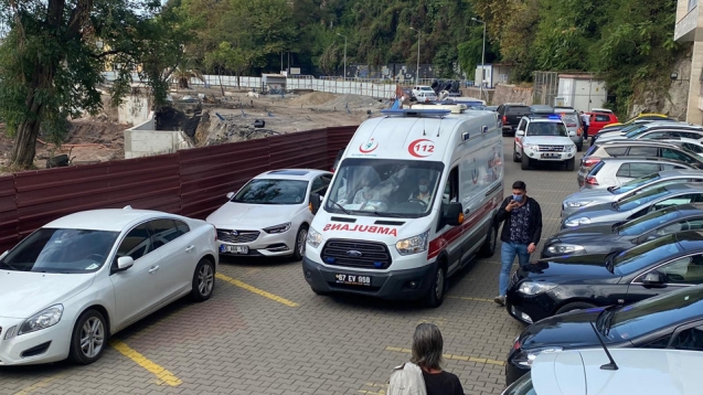 Liman Arkasında olay: Kayalıklardan düştü...