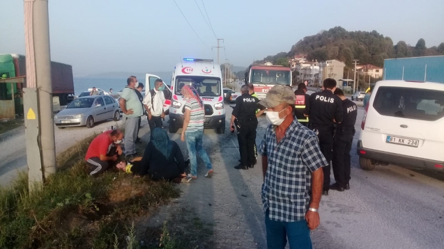 Otomobiller çarpıştı: 3 yaralı