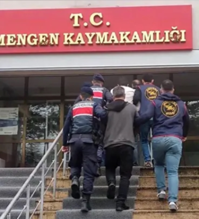 Haberleşme kablolarını çalan 2 şüpheli yakalandı...