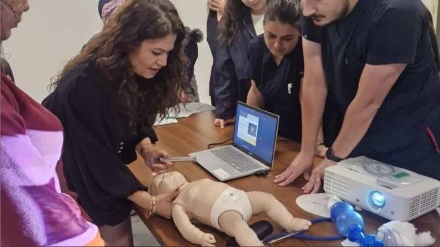 Yenidoğan Canlandırma Eğitimi uygulamalı gösterildi...