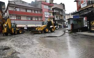 Sağanak; sürücüler zor anlar yaşadı...