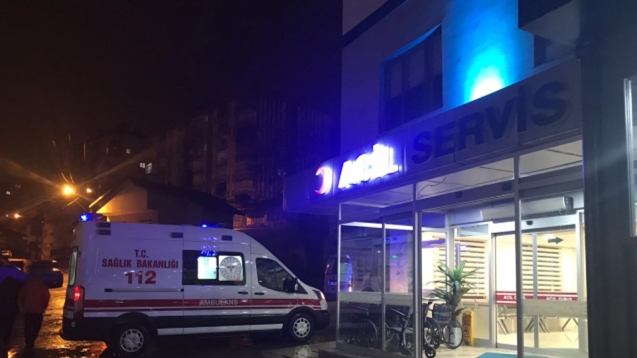 Küçük çocuğun üzerine kaynar su döküldü...