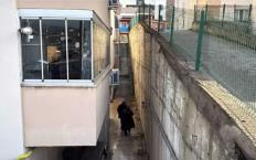 Çökme riski olan bina tahliye ediliyor...