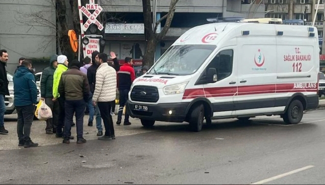 Otomobil sürücüsü yayaya çarpıp olay yerinden kaçtı...