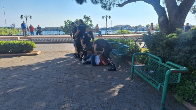 Genç kadına tacizde bulundu...Ters kelepçe ile durduruldu...