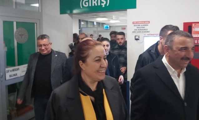Hacıbektaşoğlu yılbaşında hastaları ziyaret etti...