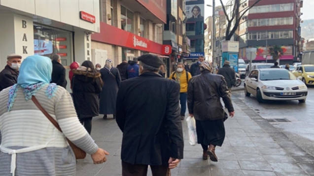 Kısıtlamanın ardından yoğunluk yaşandı..