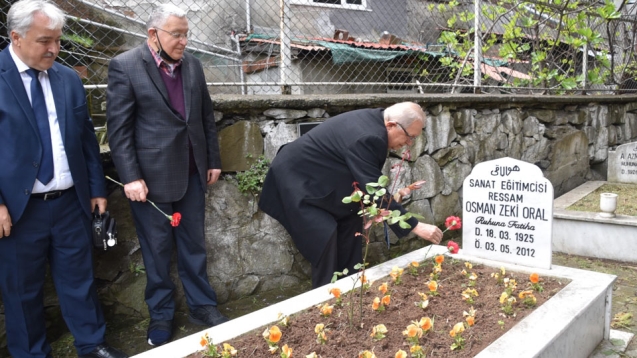 VEFATININ 10. YILINDA MEZARI BAŞINDA ANILDI..