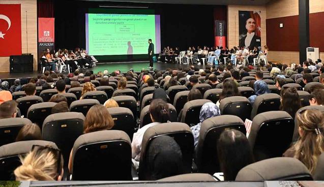 Salon doldu, taşan ilgi için LED ekran kuruldu…