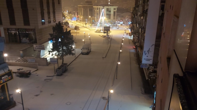 Beklenen kar yağışı başladı...
