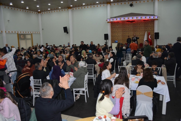 Demirtaş kahvaltı etkinliğinde halkıyla bir arada