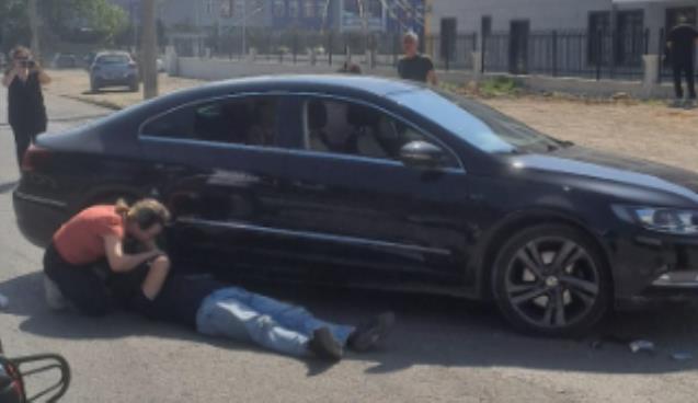 Motosiklet ile otomobil çarpıştı... 1 yaralı...