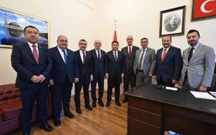 Milletvekilleri Bakan Yılmaz Tunç’u ziyaret etti...