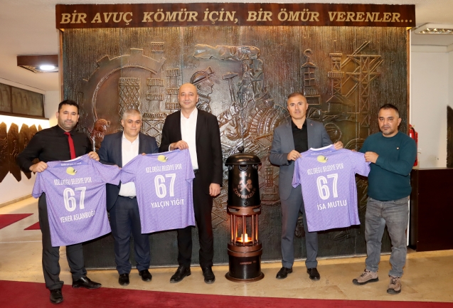 YİĞİT’TEN GMİS GENEL MERKEZ YÖNETİCİLERİNE FORMA...