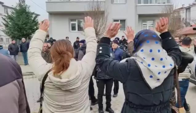 Baz istasyonuna karşı çıkan kadınlardan tepki...