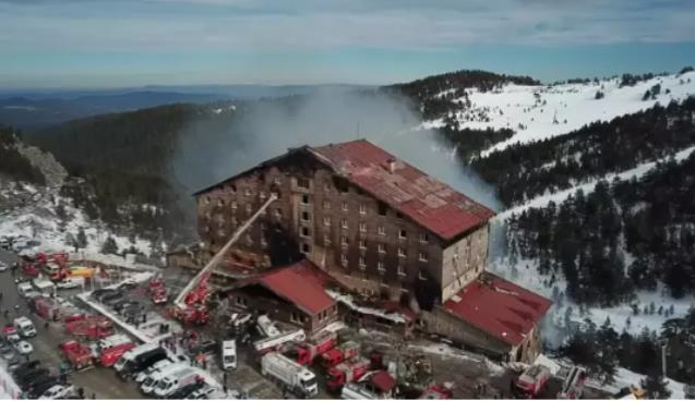 9 bakanlık personeline yurt dışı çıkış yasağı...