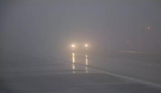 Yağmur ve sis görüş mesafesini düşürdü...