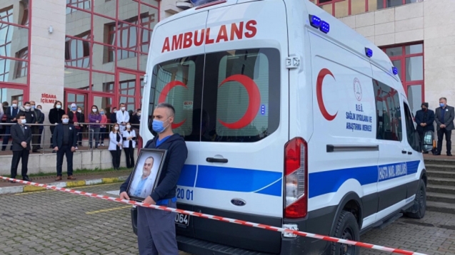 Şehit olan sağlık çalışanı için tören düzenlendi
