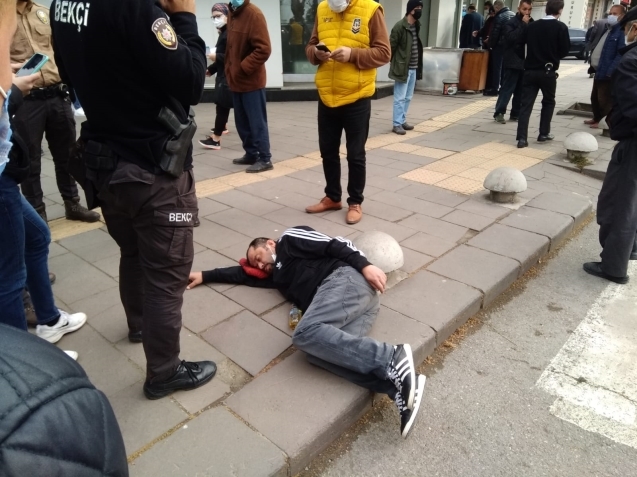 Alkollü fazla kaçırdı...Yeri, yatağı sandı...