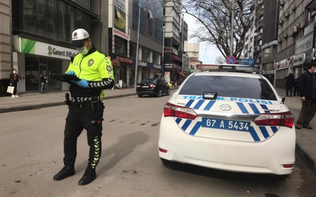 Polis tek tek durdurdu