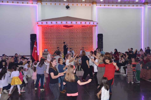 Başkan Demirtaş ANNELERİ unutmadı..