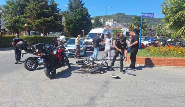 Kavşakta çarpıştılar… Durumu ağır…