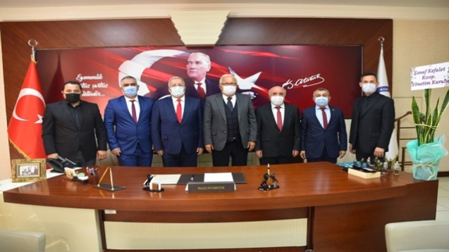 ESNAF KEFALET YÖNETİMİNDEN BAŞKAN POSBIYIK’A ZİYARET...