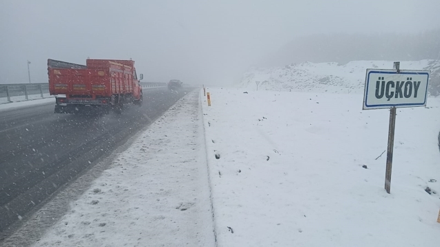 Zonguldak Ereğli yolunda yoğun kar yağışı başladı....