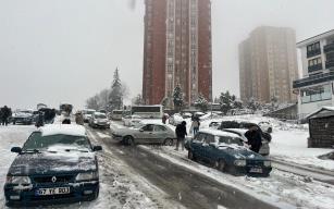 Yoğun kar yağışı hayatı olumsuz etkiledi...